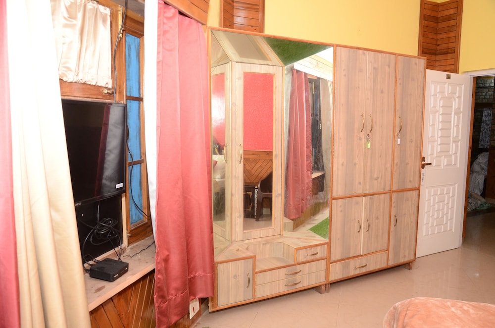 Deluxe Room - Photo 24