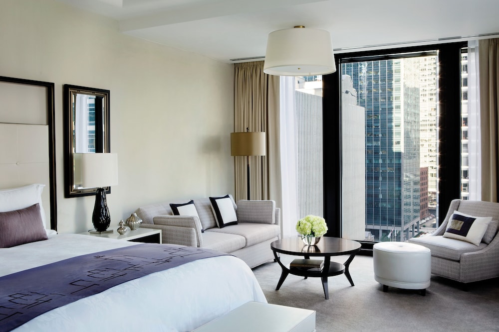 Junior Suite, 1 King Bed