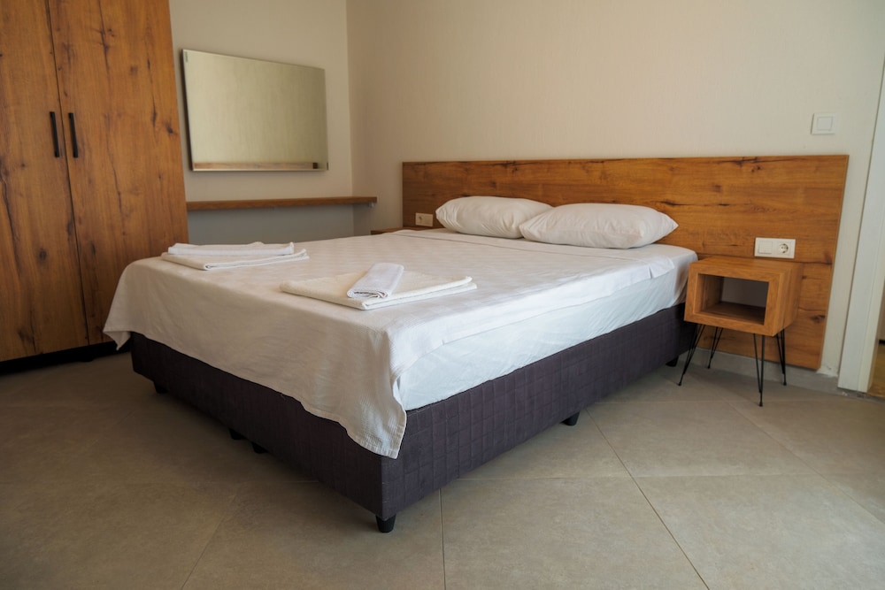 Classic Condo, 1 Bedroom - Photo 3