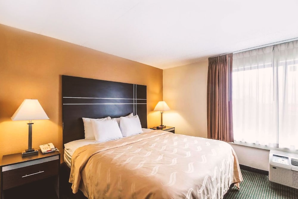 Comfort Room, 1 King Bed, Non Smoking - Photo 2