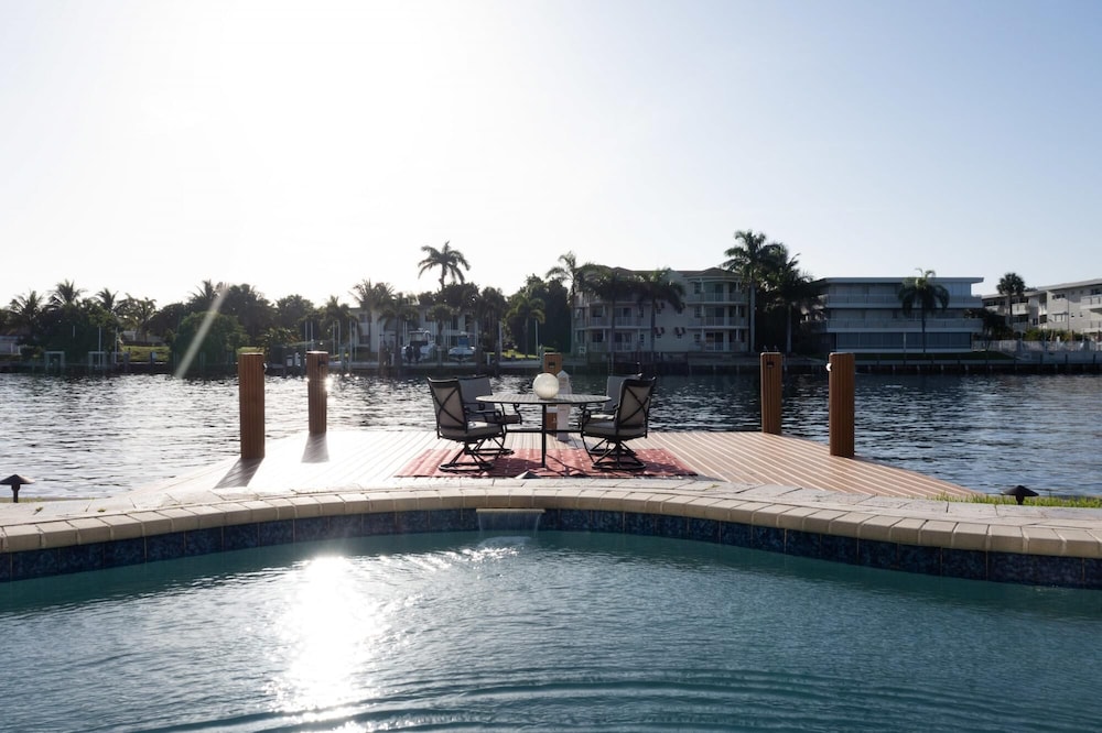 5 Bedroom Luxe Villa on Deep Water Intracoastal, 사진 6