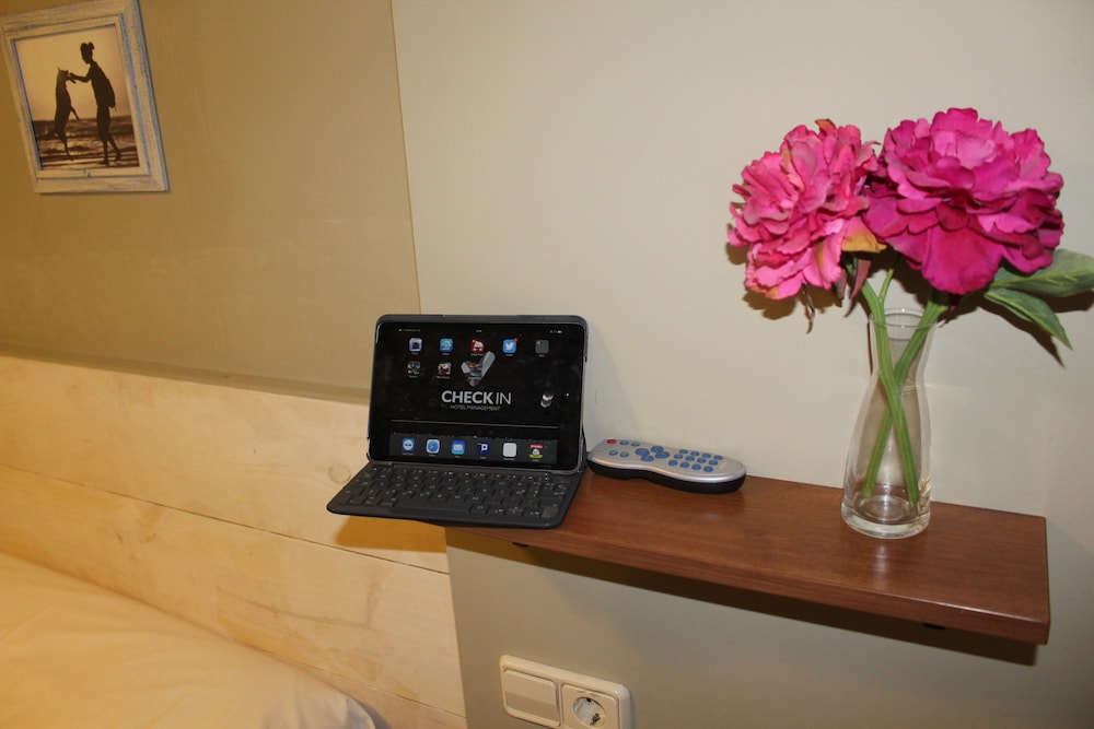 Triple Room, Shared Bathroom
