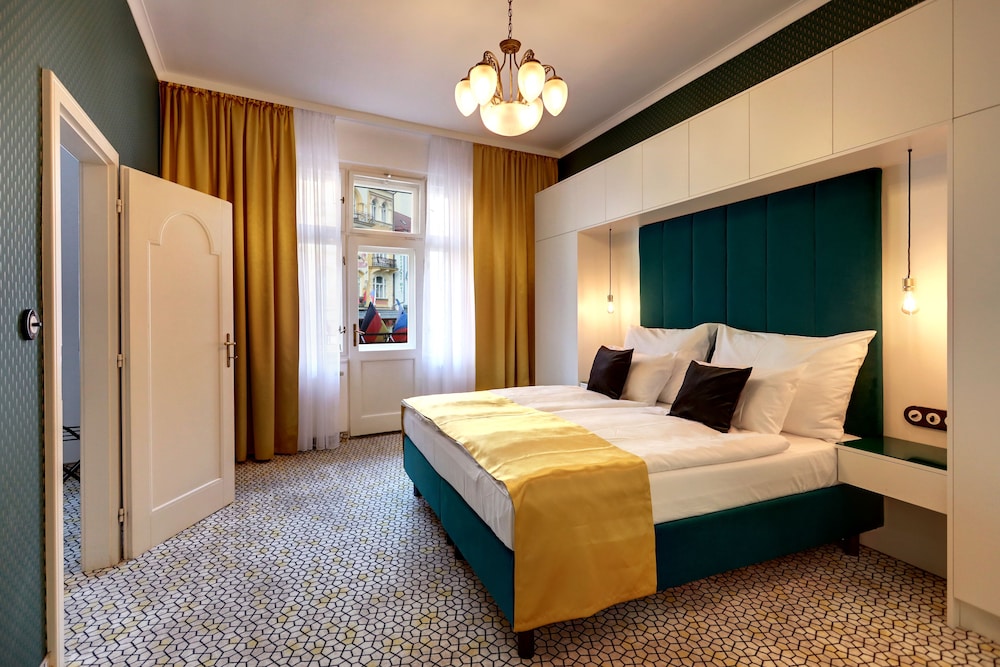 Superior Suite, 1 Bedroom, City View photo 3
