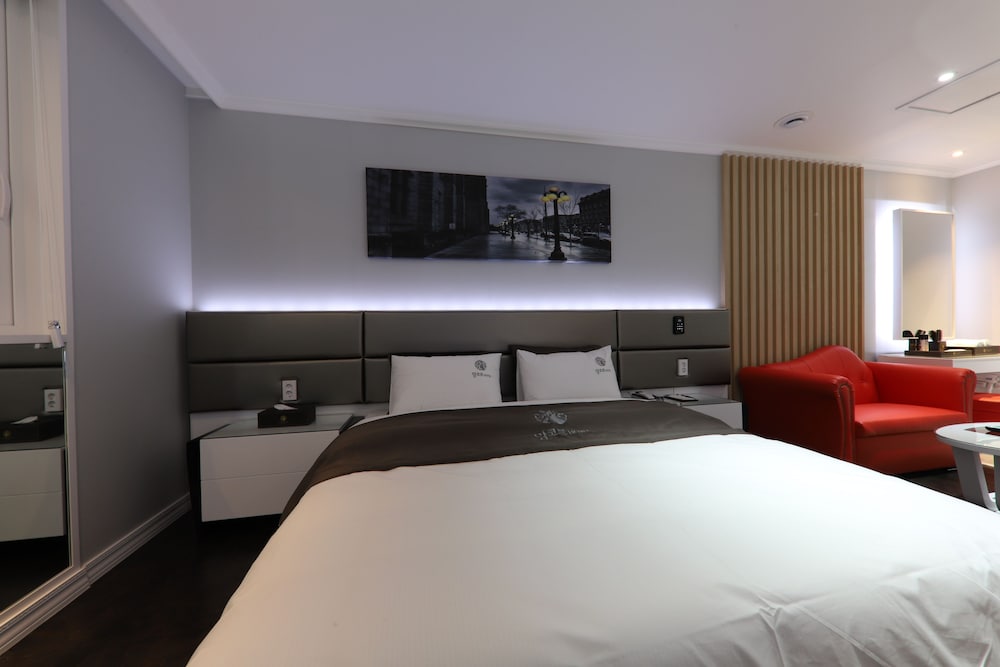 Business Room (B)