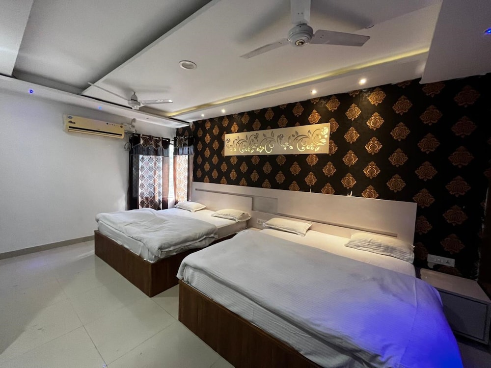 Family Room photo 1