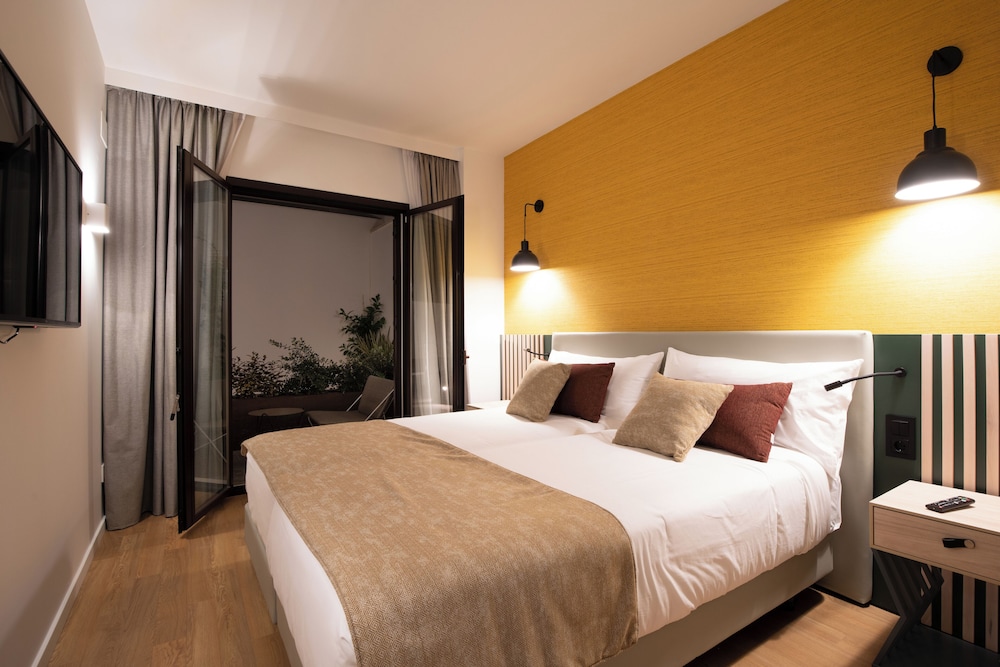 City Apartment, 1 Bedroom, Terrace, Courtyard View