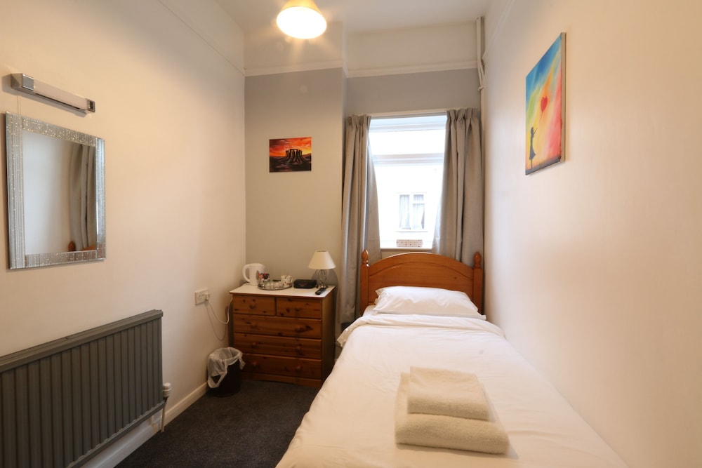 Single Room, Ensuite photo 2