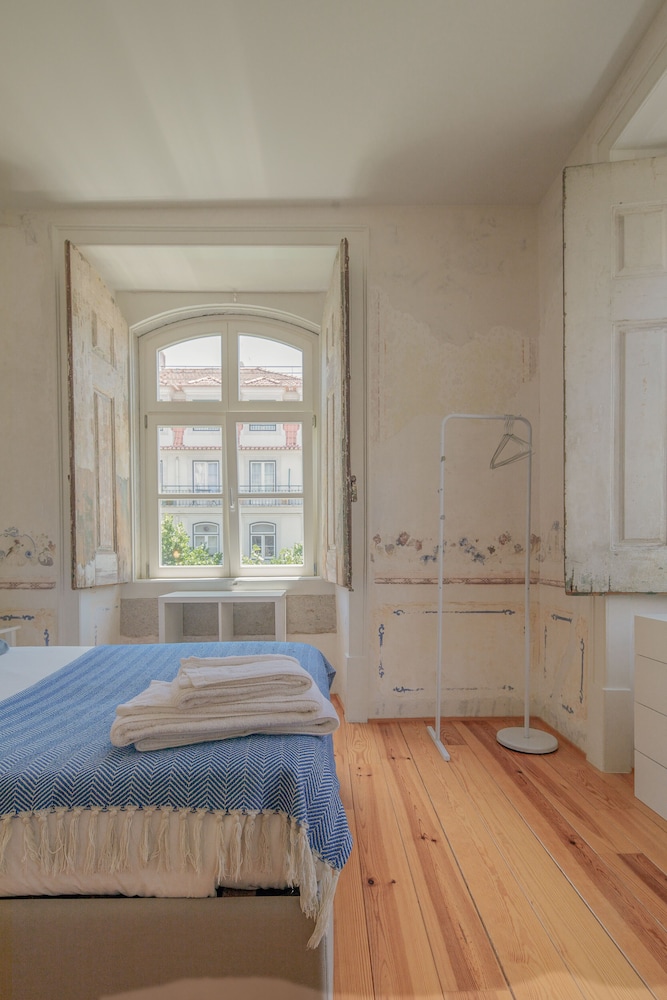 The Windows Studio Apartment (3B) photo 3