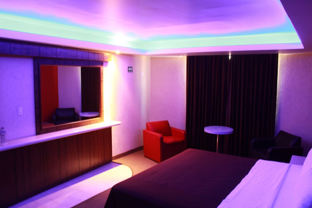 Double Room, 1 King Bed, Non Smoking photo 3