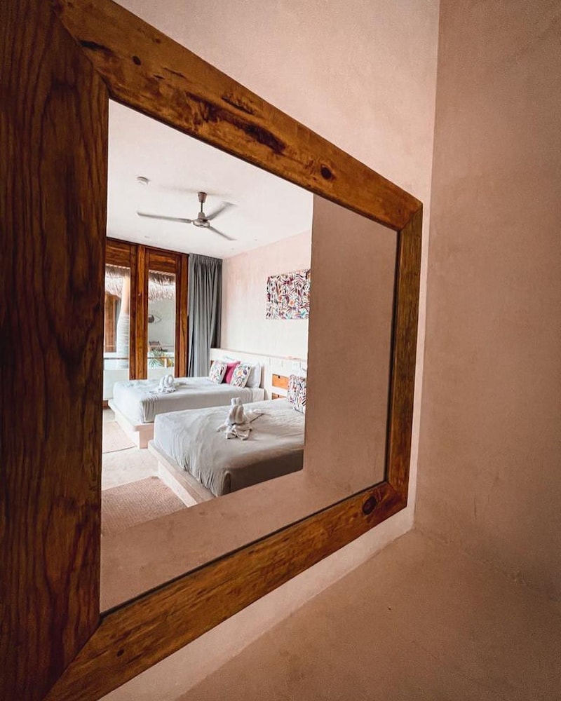 Standard Room, 2 Queen Beds, Garden View photo 3