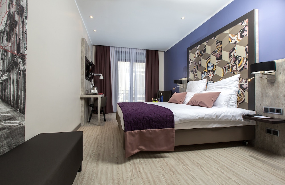 Superior Room thumbnail 6