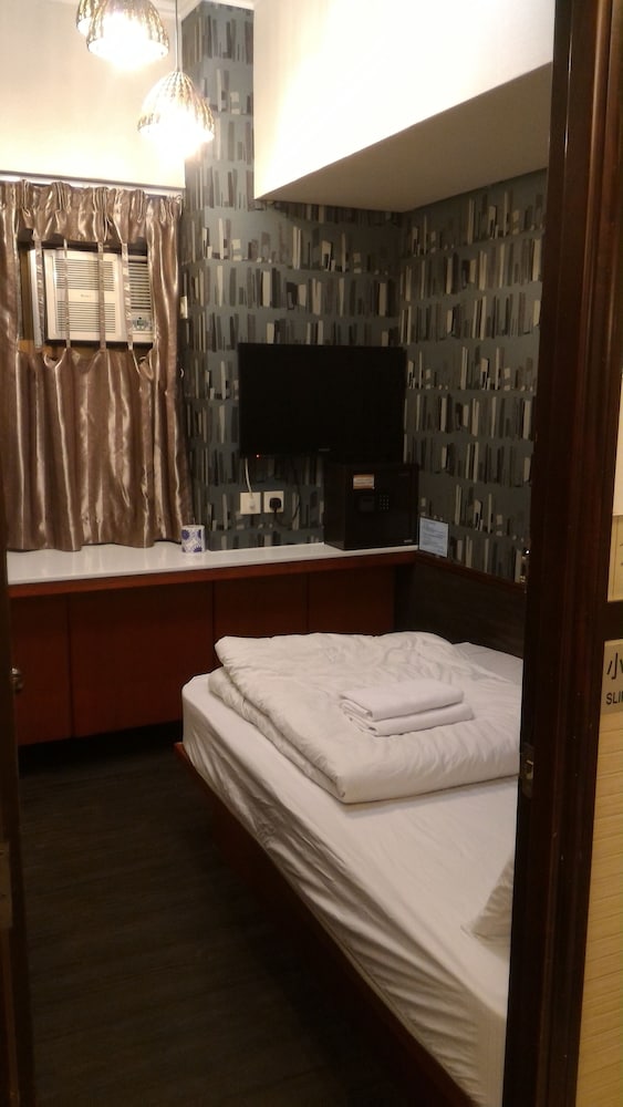 Deluxe Double Room (No Windows) photo 3