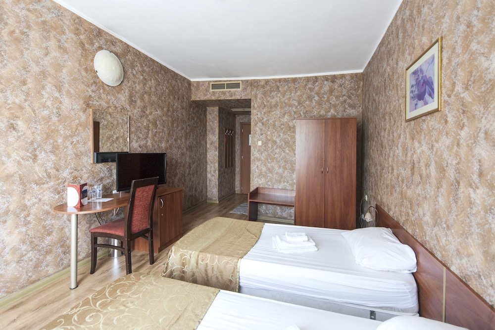 Standard Twin Room - Photo 2