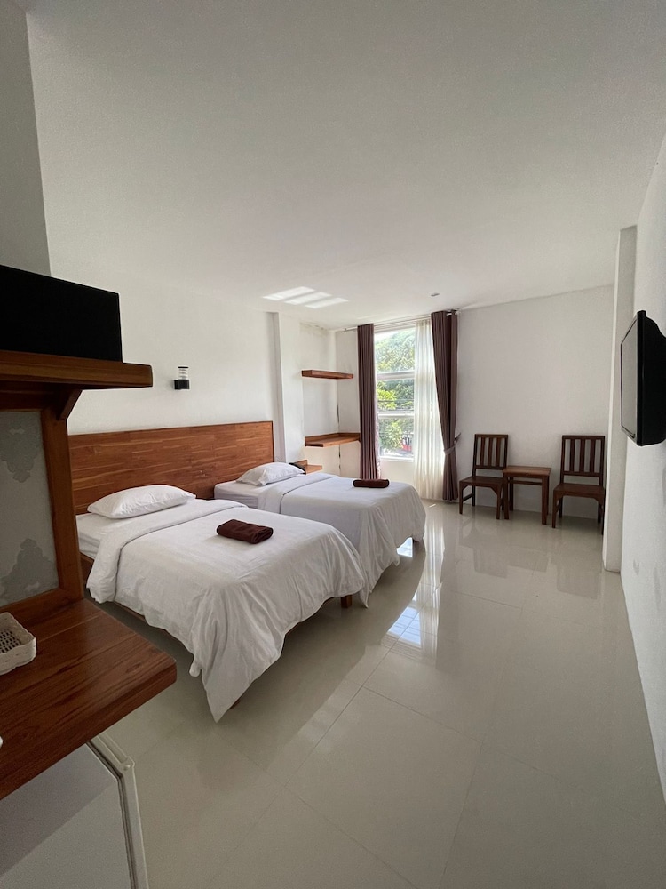 Deluxe Double or Twin Room photo 2