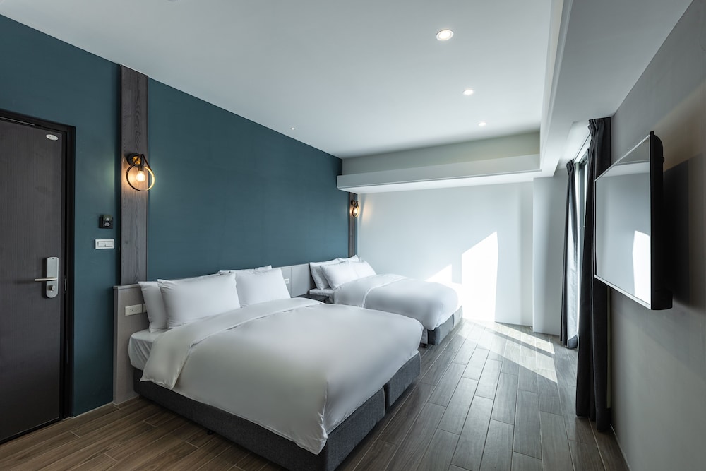 Deluxe Quadruple Room - Photo 2