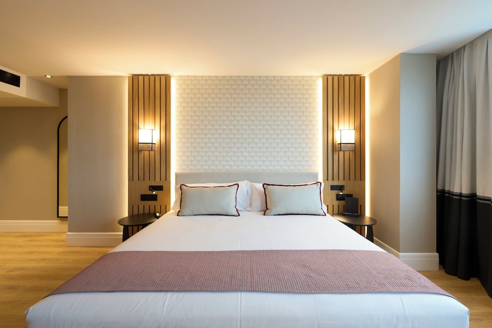 Deluxe Double Room Single Use