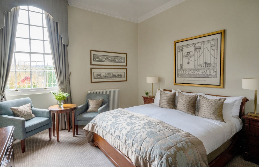 Deluxe King bedded room in historic Mansion House photo 1