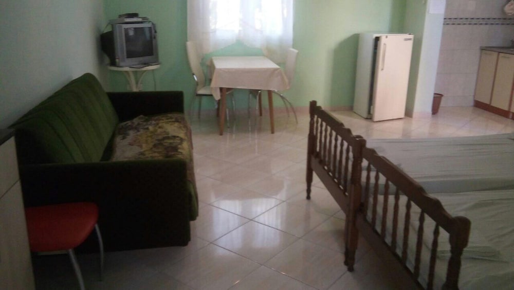 Economy Apartment, Multiple Beds photo 1