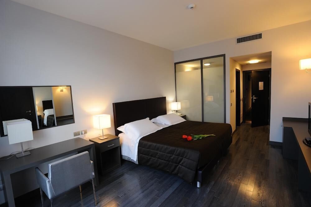 Double or Twin Room - Photo 1