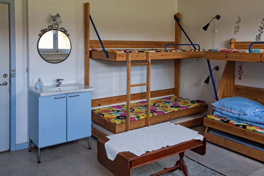 Room, Multiple Beds, Shared Bathroom (6 person) photo 2