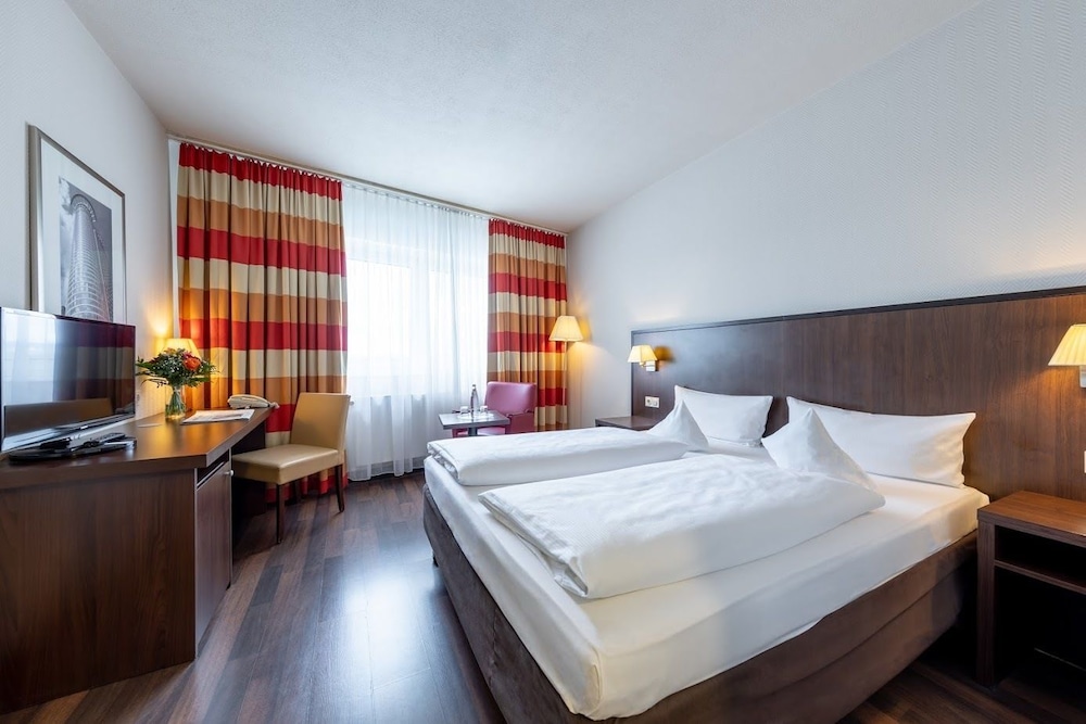 Queen Plus Room - Photo 1