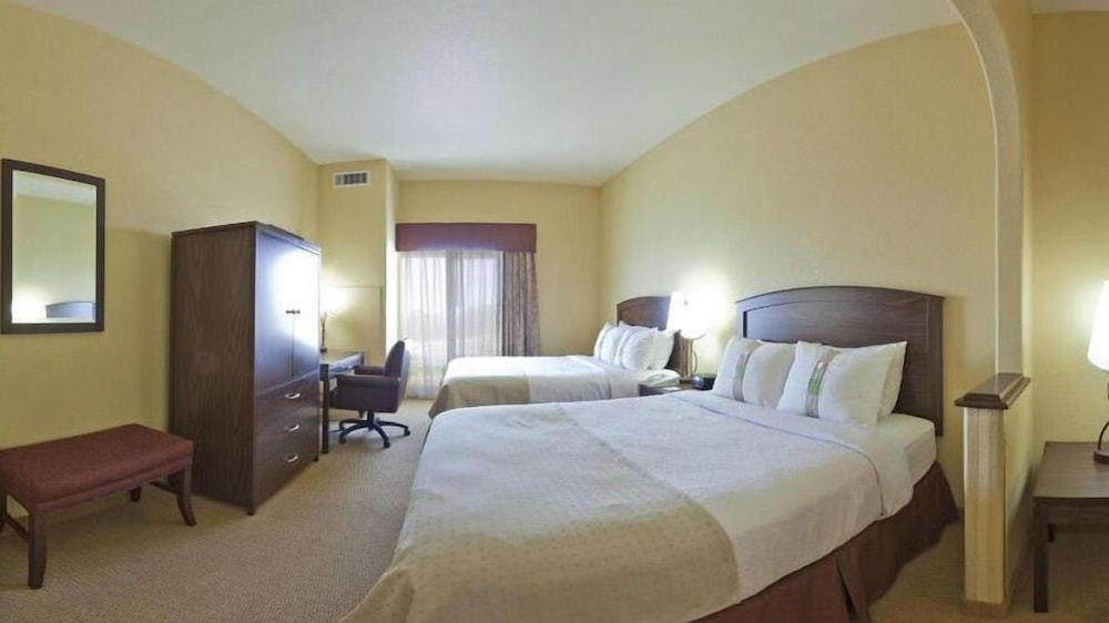 Suite, 2 Queen Beds (Additional Living and Dining Area) - Photo 5