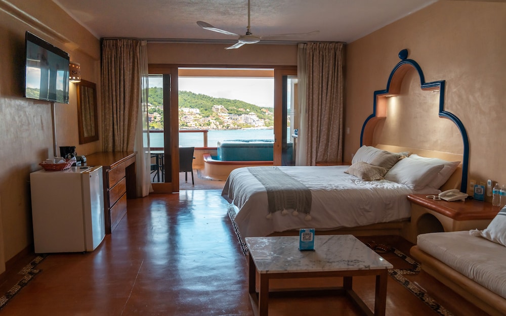 Deluxe Room, Sea View photo 3