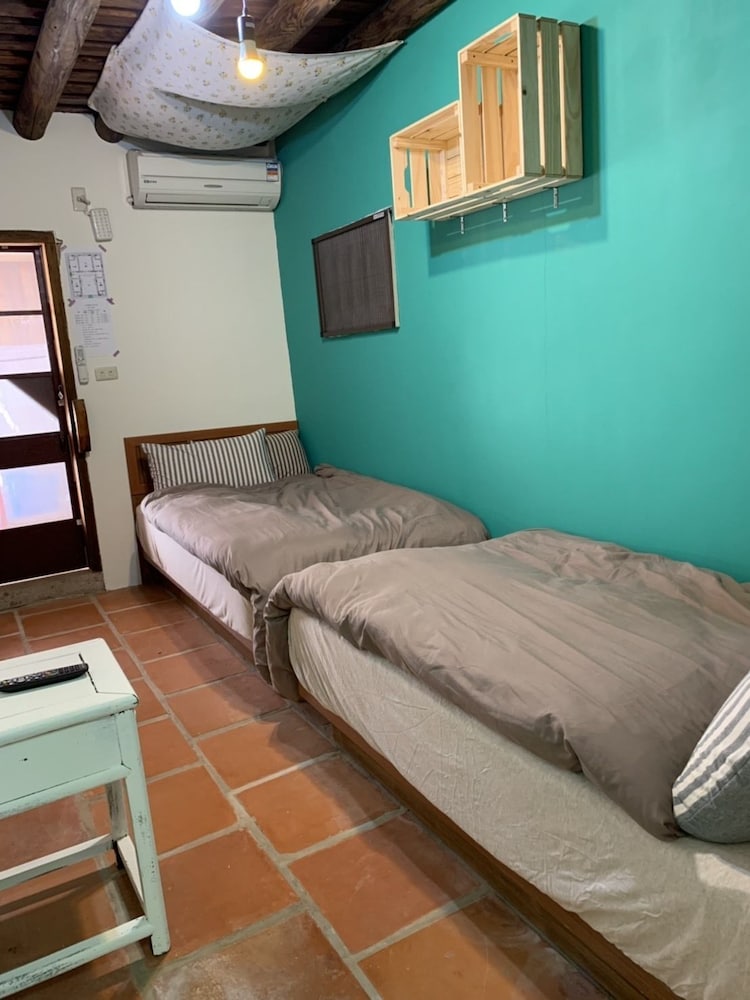 Gallery Twin Room, 1 Bedroom photo 1
