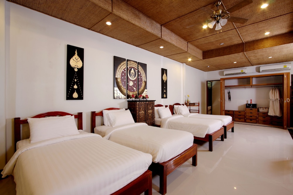 Quadruple Room - Photo 3