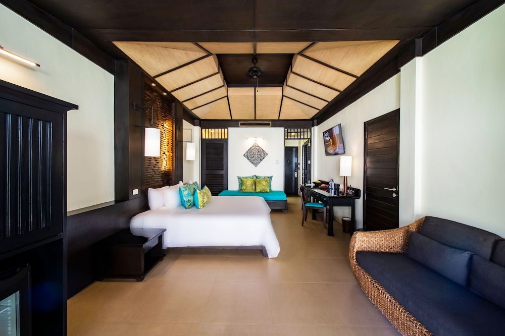 Deluxe Room - Photo 9