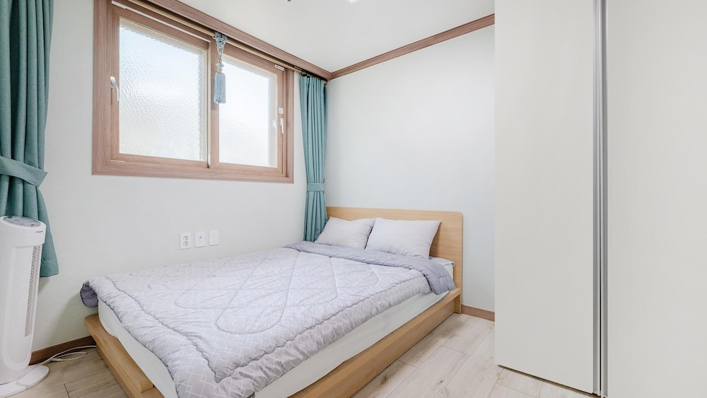 Basic Room, 1 Bedroom (B102) - Photo 9