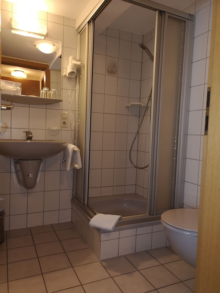 Classic Double Room, 1 King Bed photo 3