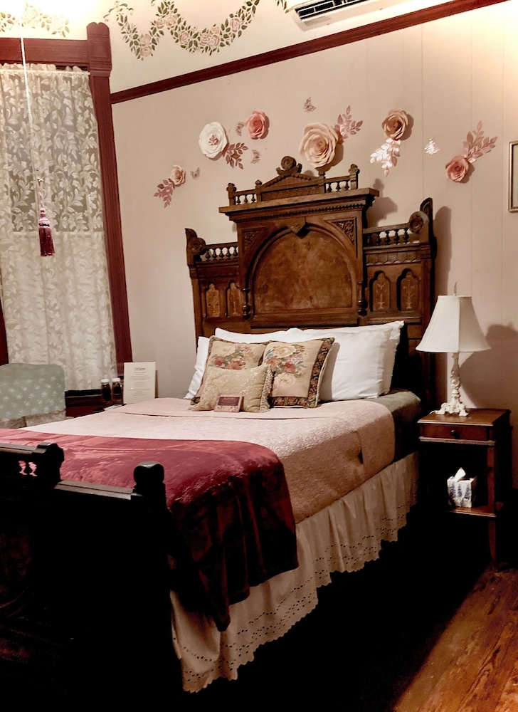 Signature Room, Private Bathroom (Heather's Rose) photo 1