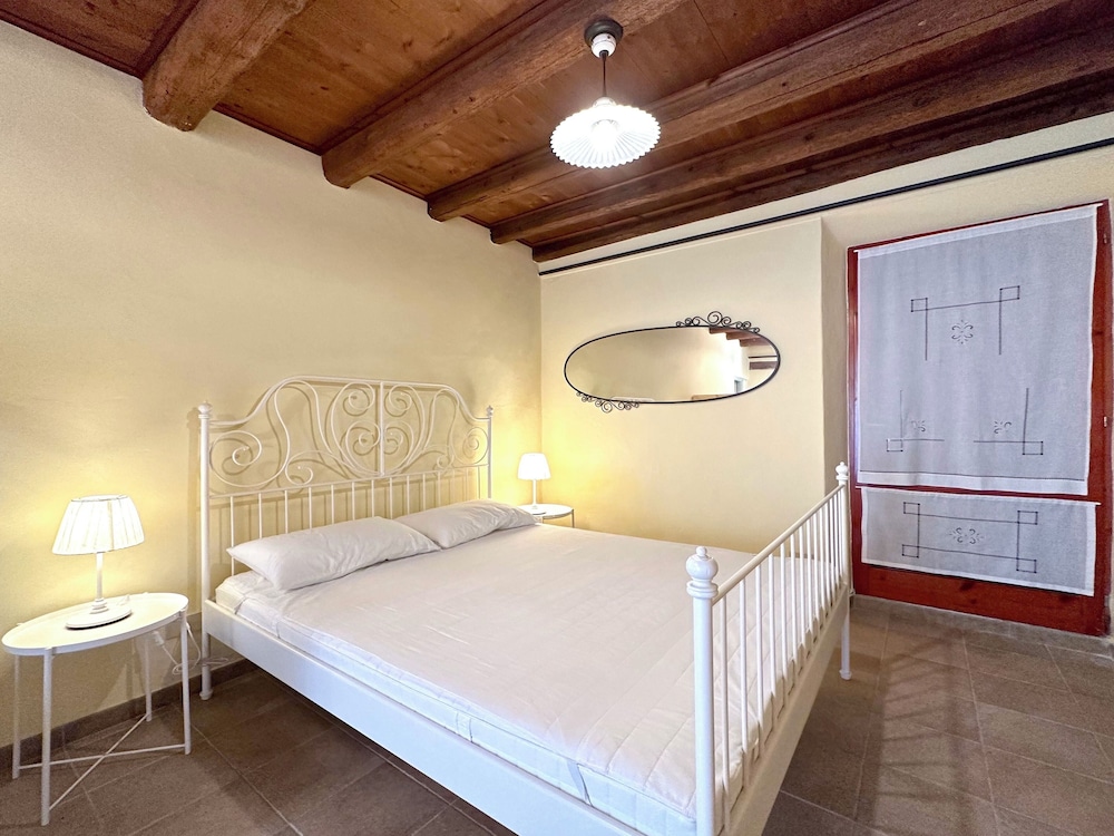 House, 3 Bedrooms, Balcony, Garden View photo 3