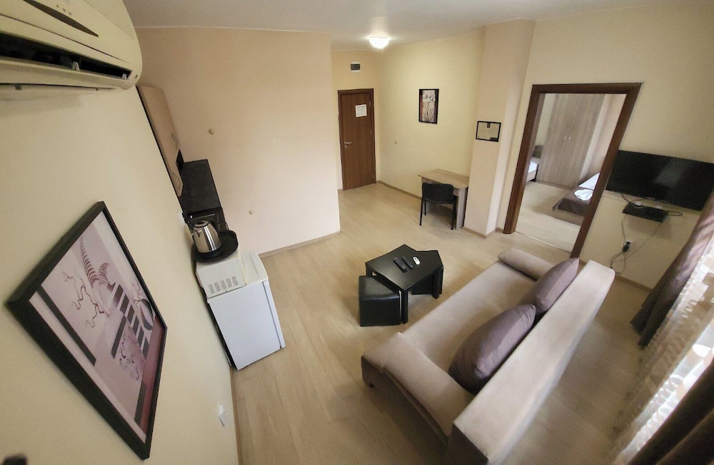 Family Apartment photo 1