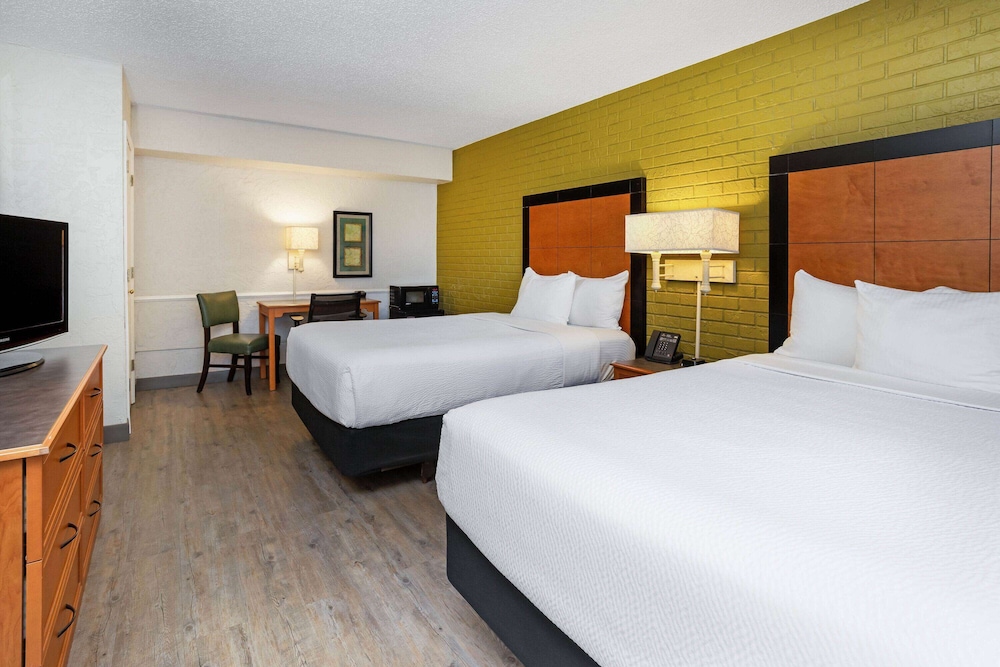 Deluxe Room, 2 Double Beds, Non Smoking - Photo 4