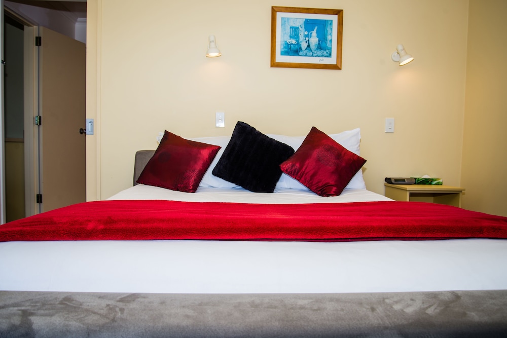 Standard Suite, 1 Bedroom, Non Smoking, Kitchenette (LAKEFRONT) photo 1
