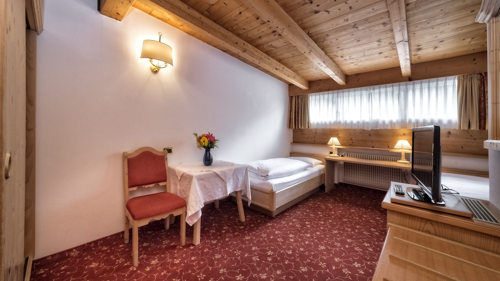Junior Suite, 2 Bedrooms, Balcony (Comfort)
