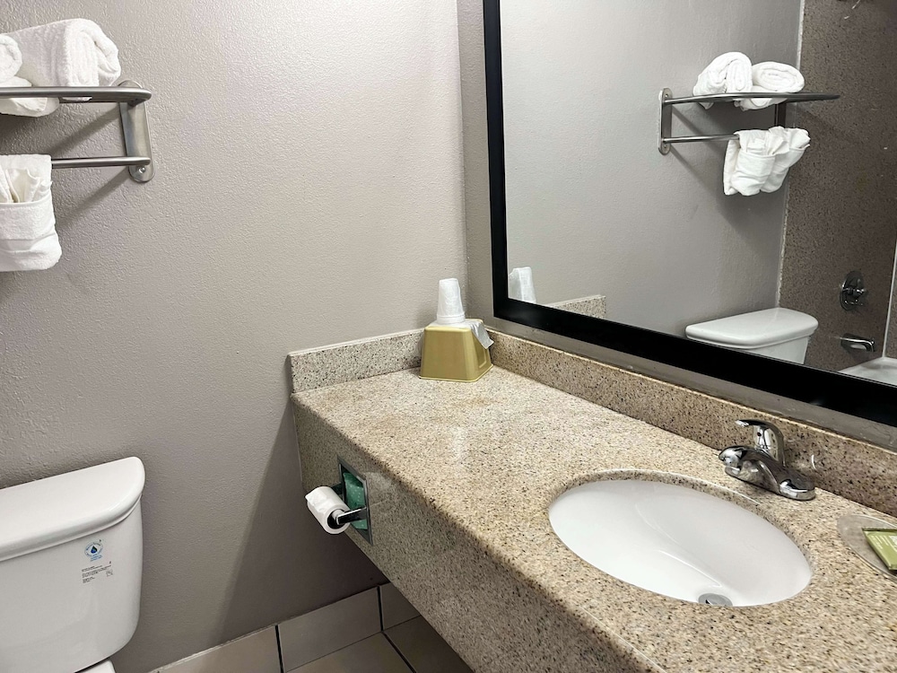 Deluxe Suite, 2 Double Beds, Non Smoking, Kitchenette - Photo 5