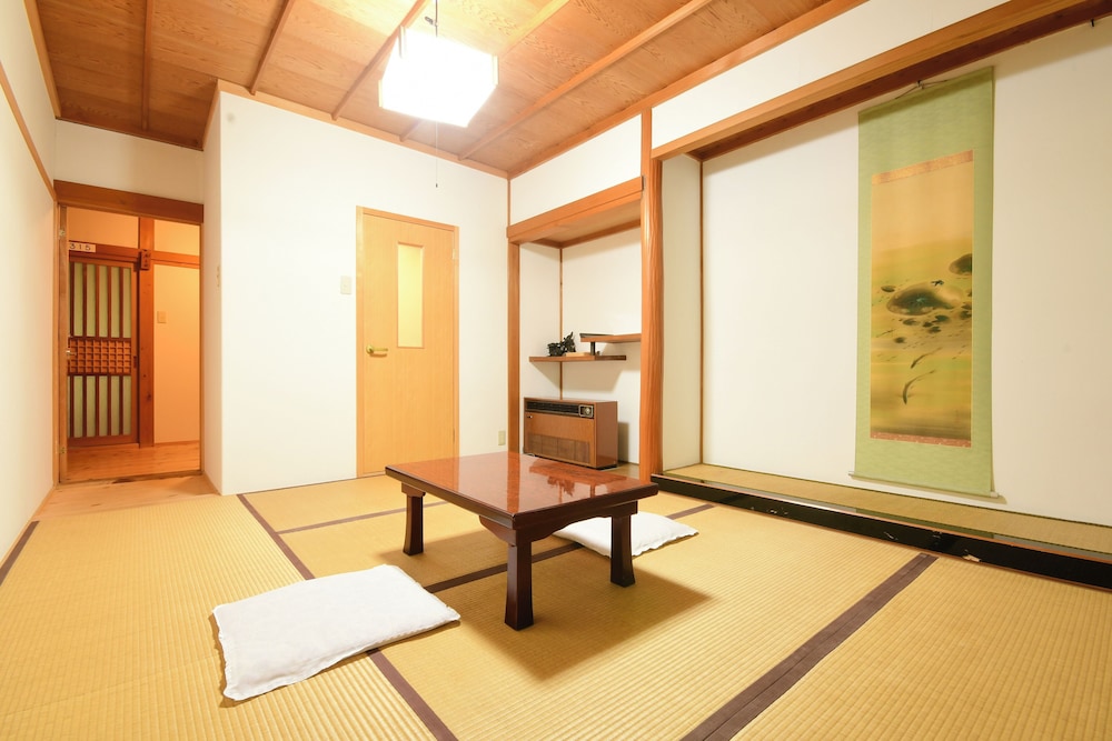 Japanese Style Room, 6 Tatami Mats, Private Toilet, Non Smoking photo 3