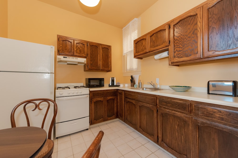 Family Suite, Multiple Bedrooms thumbnail 6