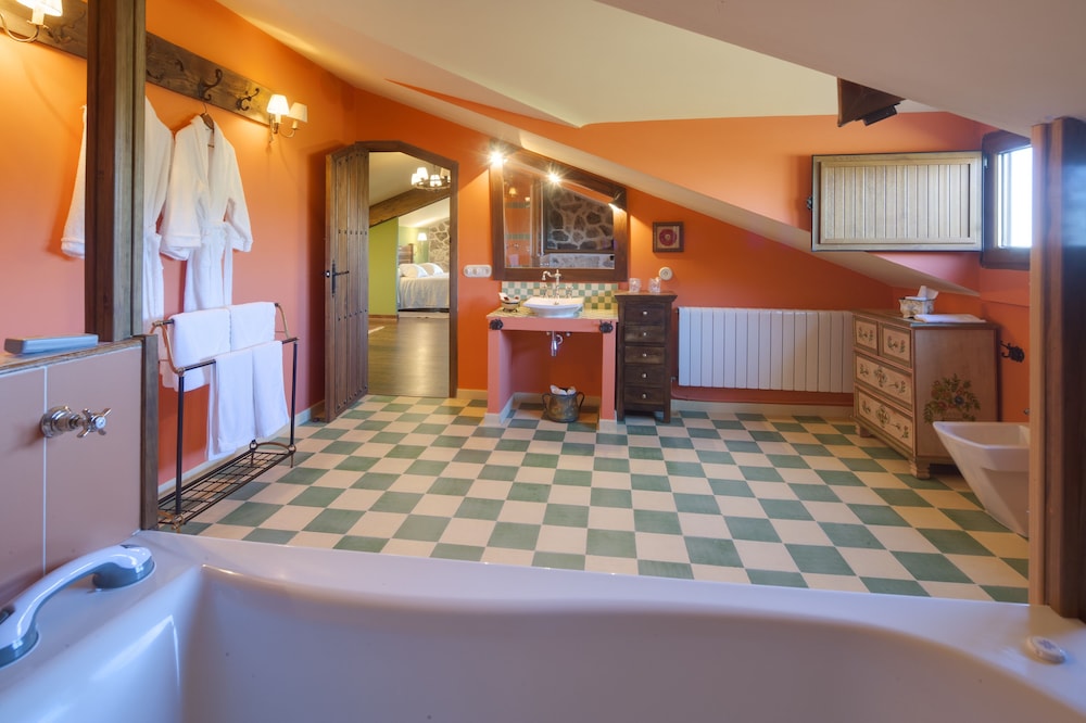 Family Penthouse, 2 Bedrooms, Jetted Tub, Mountain View photo 2