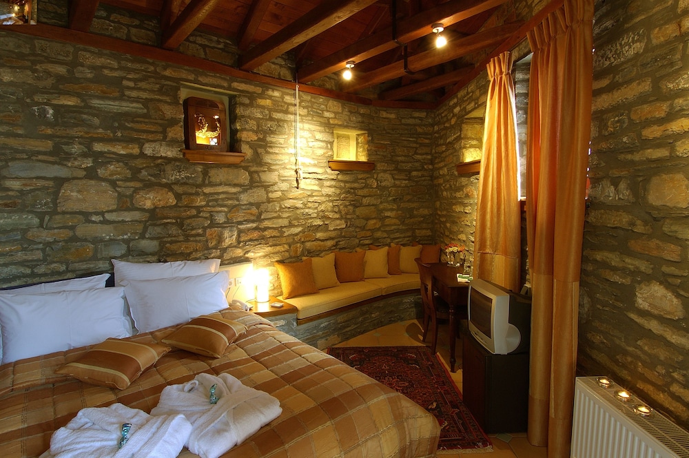 Economy Double Room photo 1