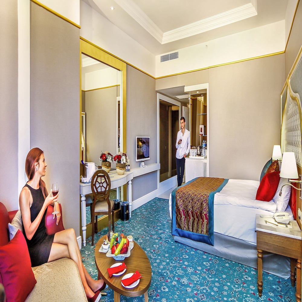 Superior Room, Partial Sea View