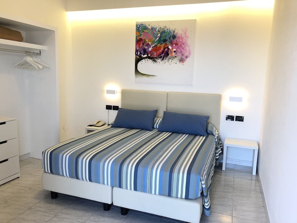 Double Room, Balcony, Sea View photo 1