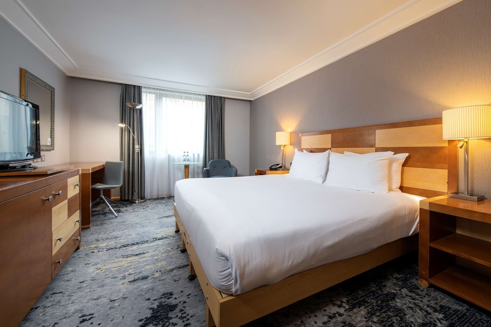 Junior Suite, 1 King Bed - Photo 2