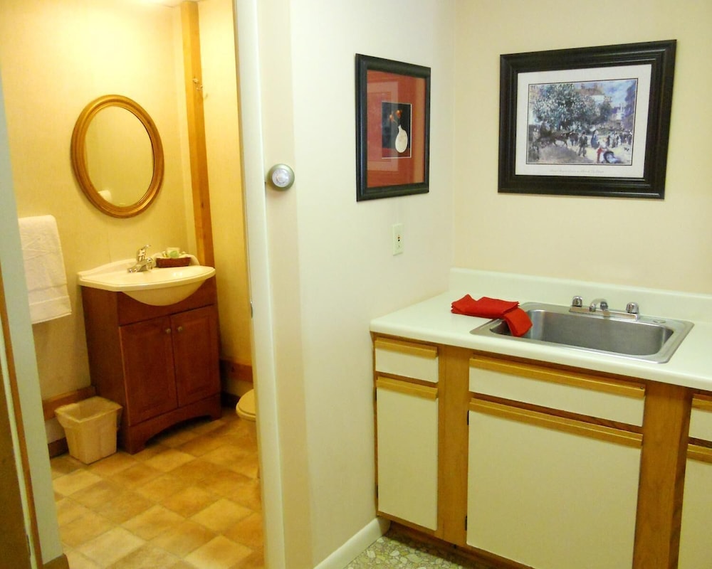 Small Suite photo 3
