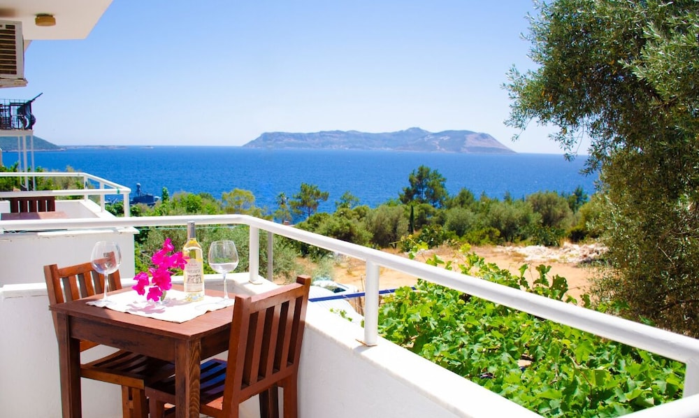 Triple Room, 2 Bedrooms, Sea View photo 3