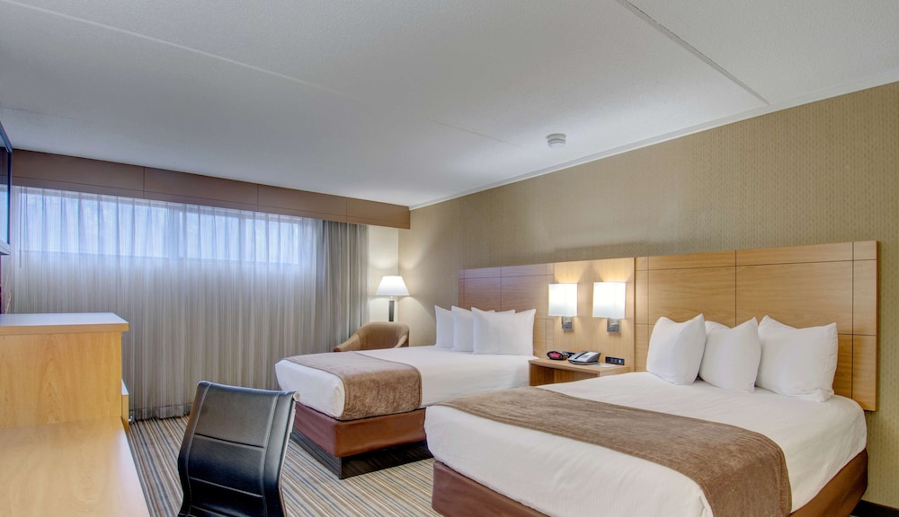 Standard Room, 2 Double Beds, Non Smoking, Refrigerator & Microwave - Photo 6