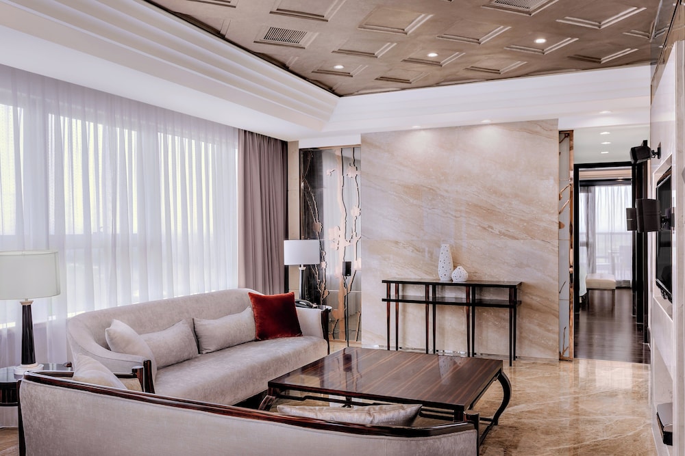 Room (Enhance Party Room)